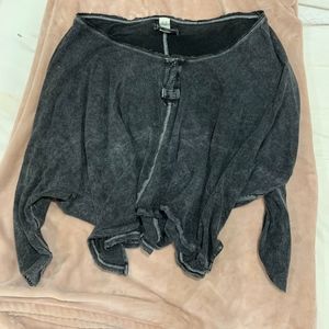 Black wide neck Free People quarter sleeve top!